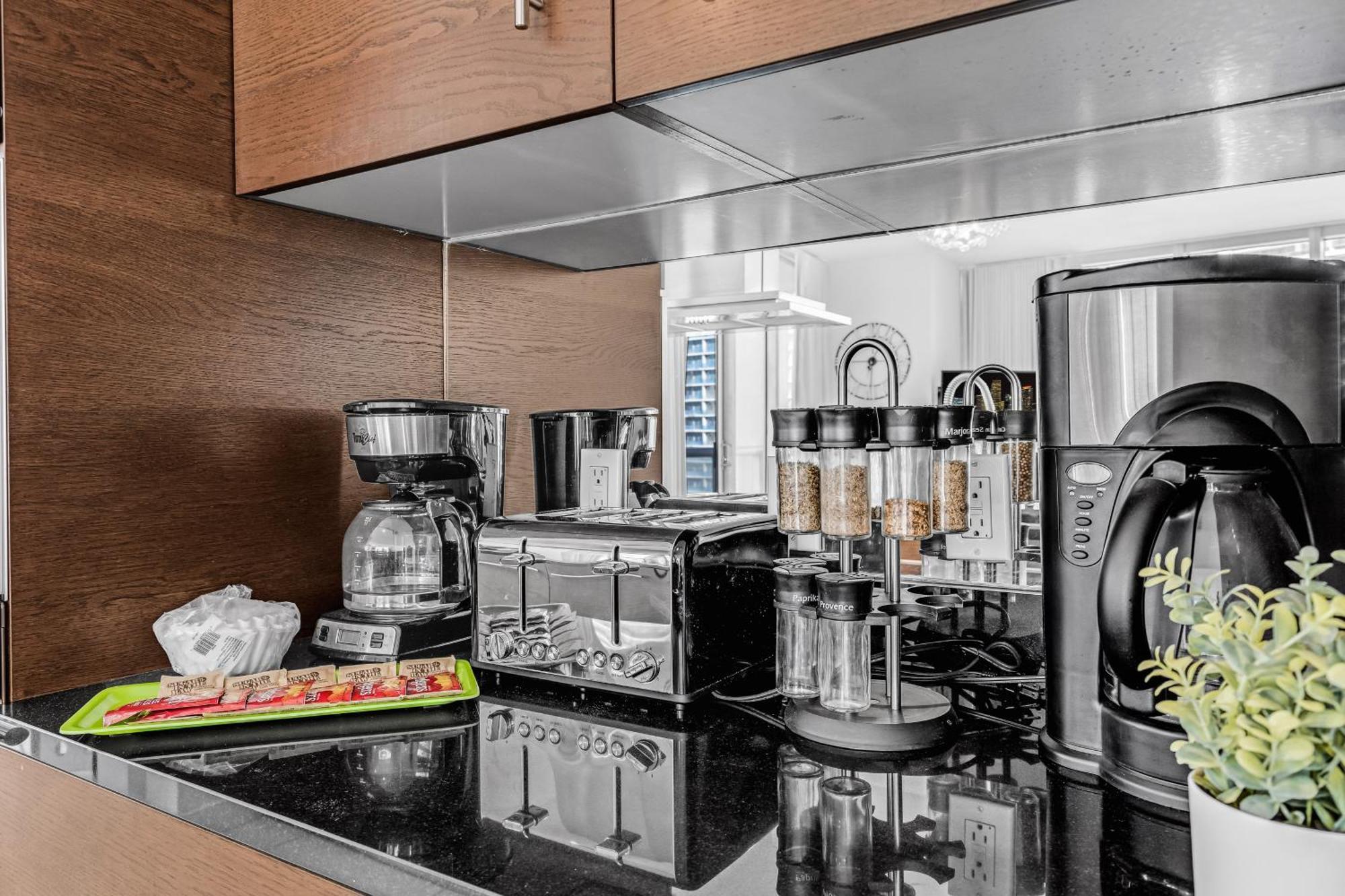 Luxurious Condo At Icon With Views Miami Bagian luar foto