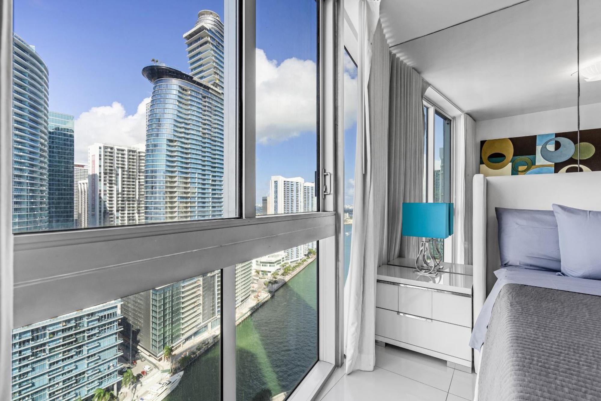 Luxurious Condo At Icon With Views Miami Bagian luar foto