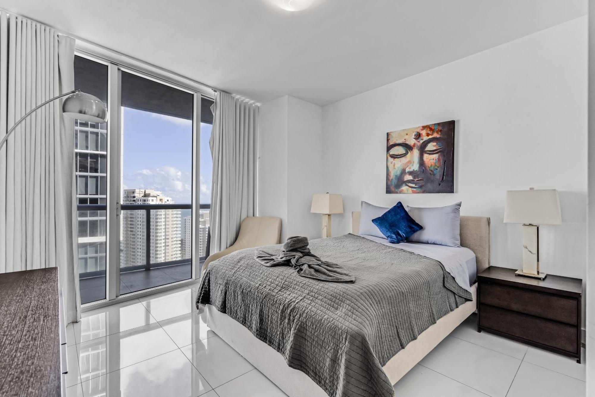 Luxurious Condo At Icon With Views Miami Bagian luar foto