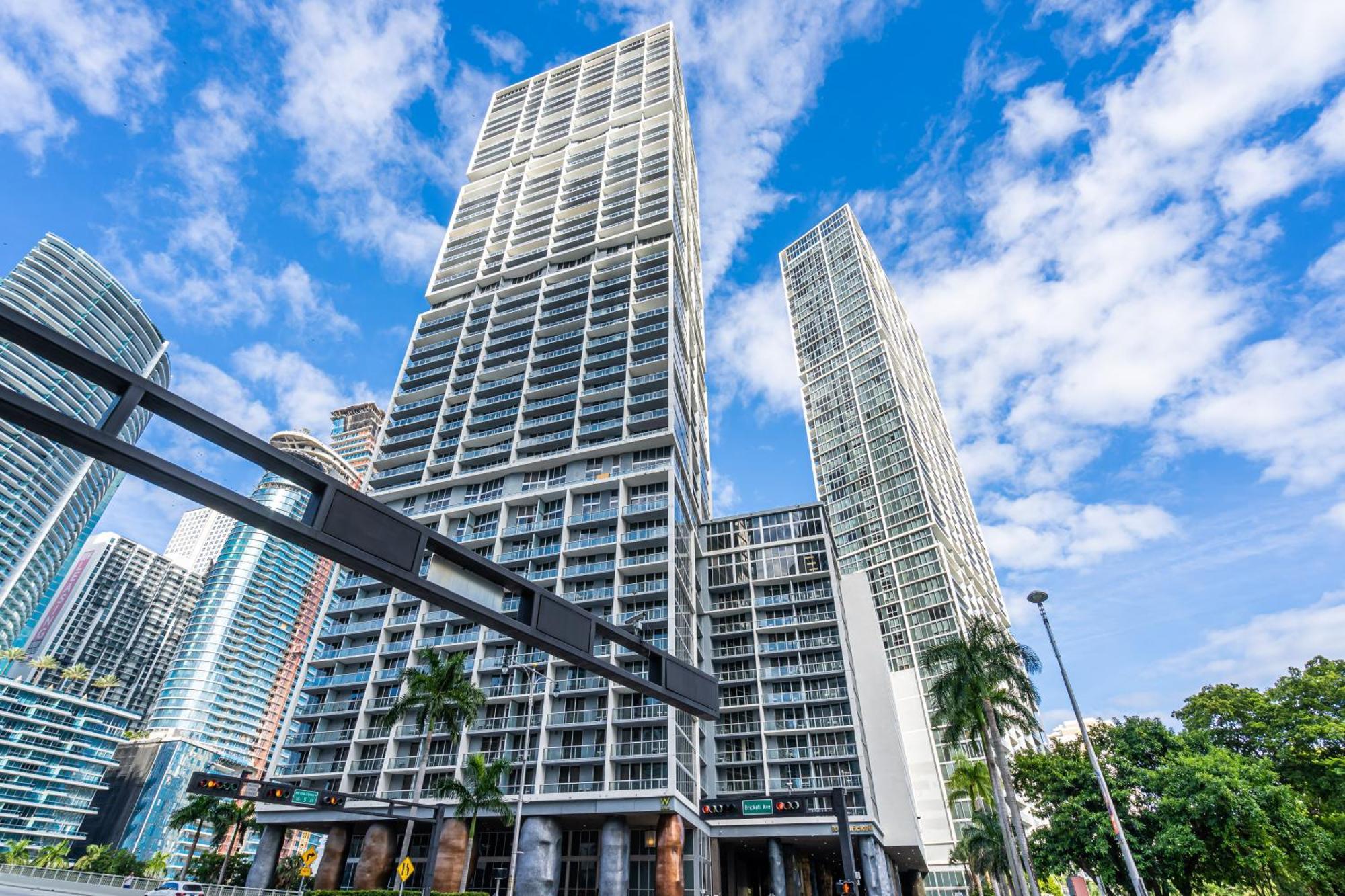 Luxurious Condo At Icon With Views Miami Bagian luar foto