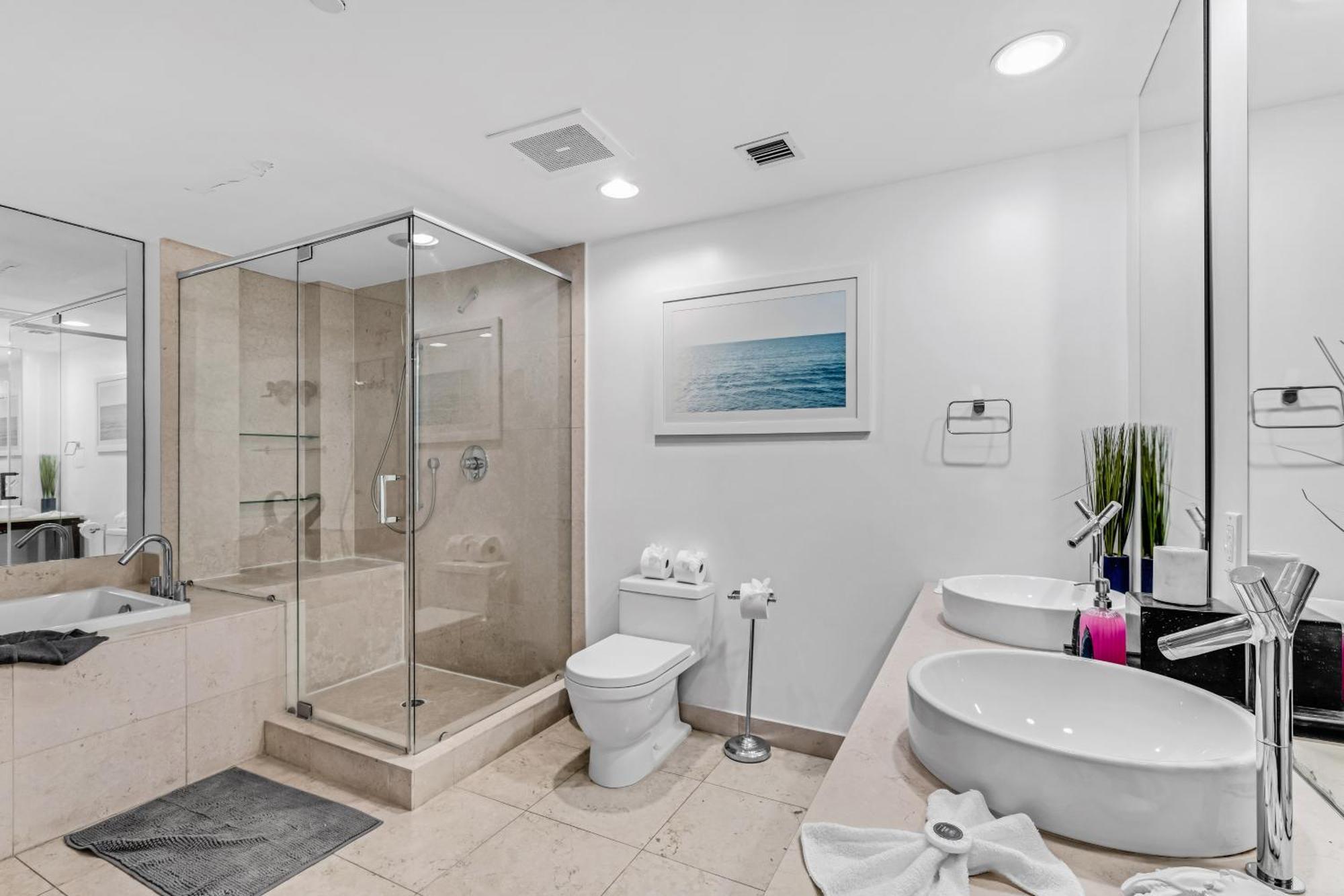 Luxurious Condo At Icon With Views Miami Bagian luar foto
