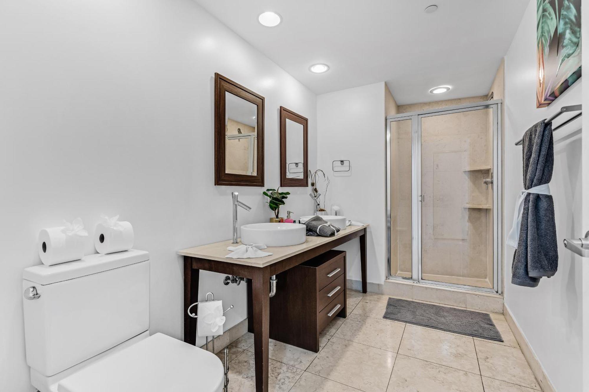 Luxurious Condo At Icon With Views Miami Bagian luar foto